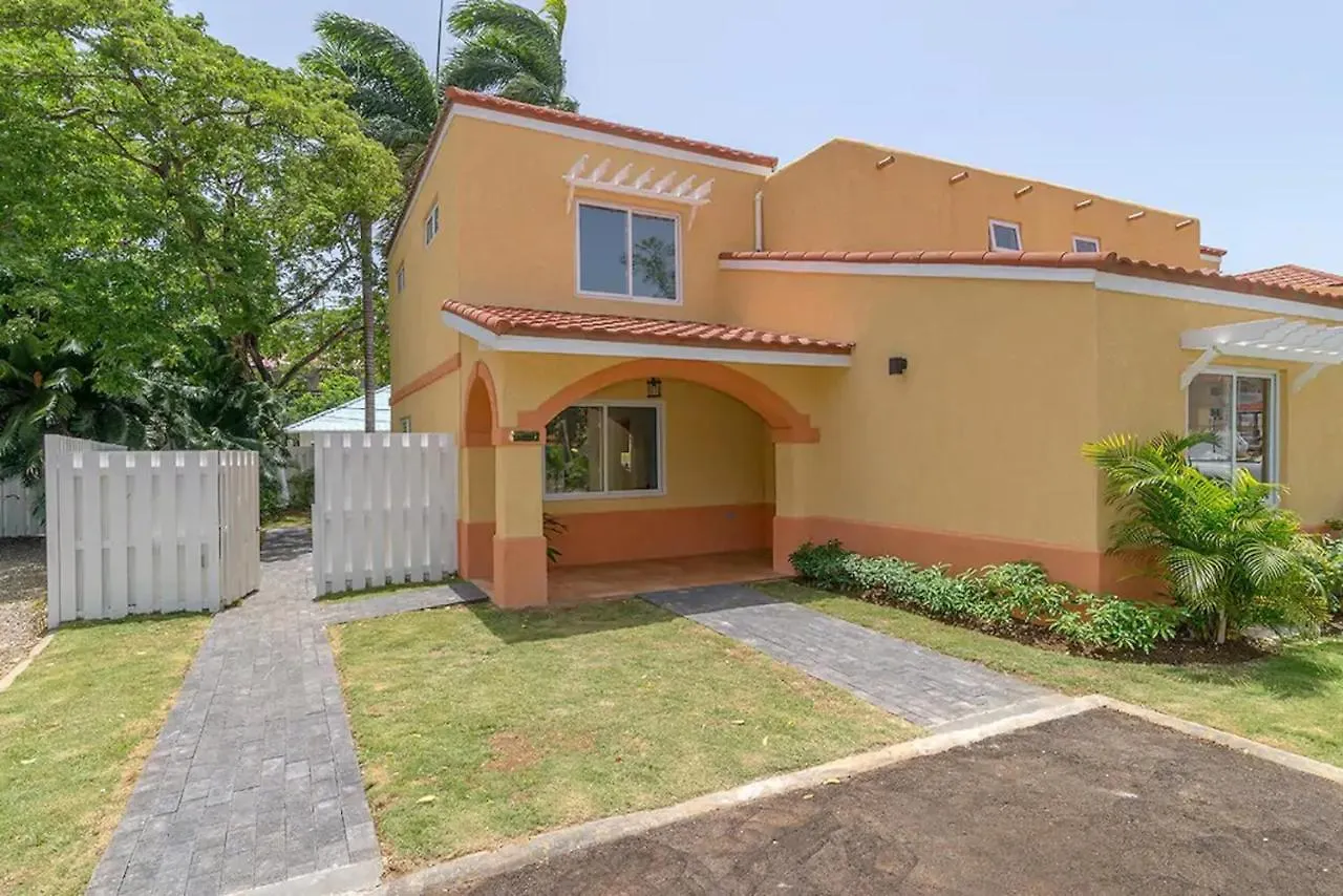New 3-Bed On Hip Strip, Beach Access, Sleeps 8 Montego Bay
