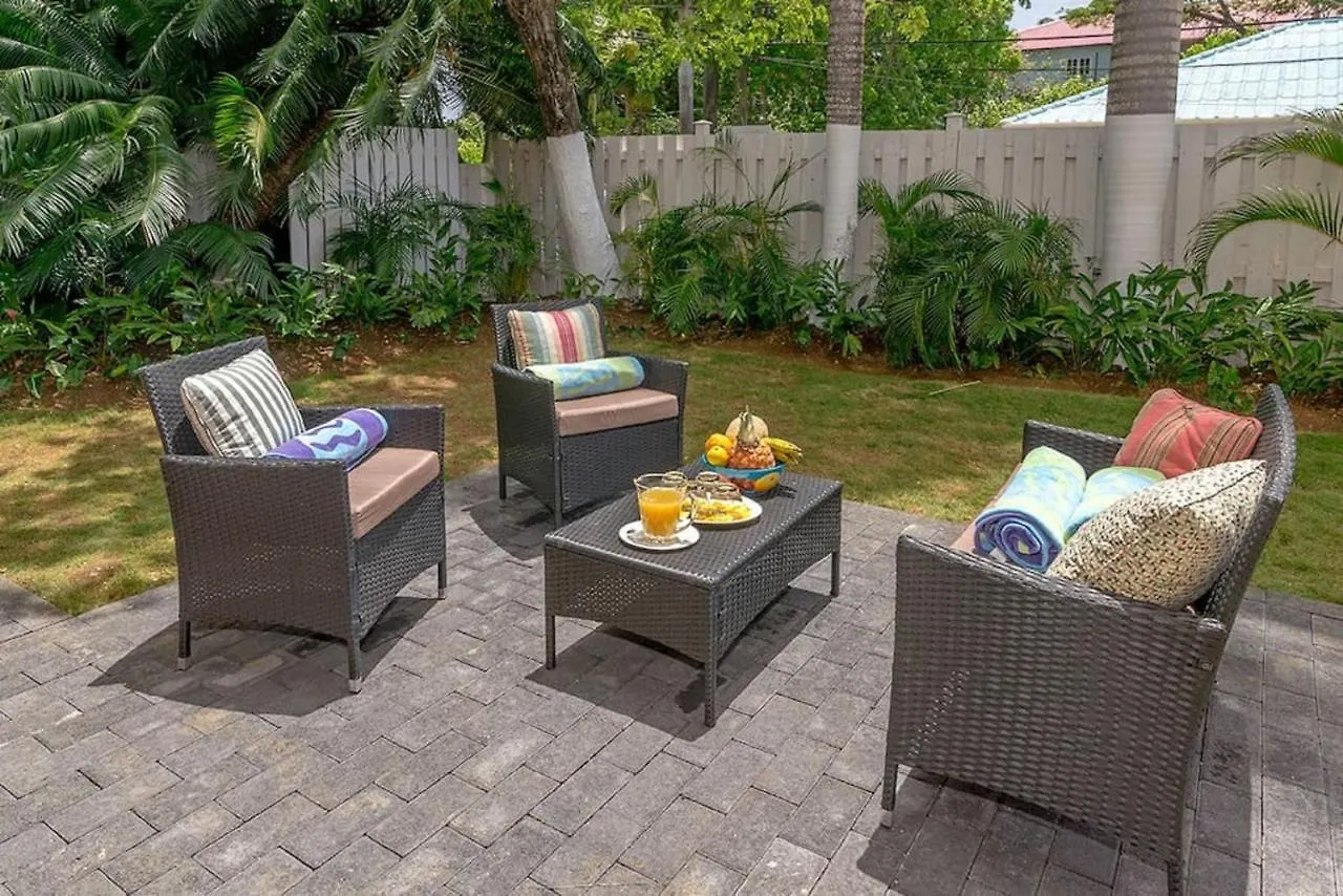 Holiday home New 3-Bed On Hip Strip, Beach Access, Sleeps 8 Montego Bay