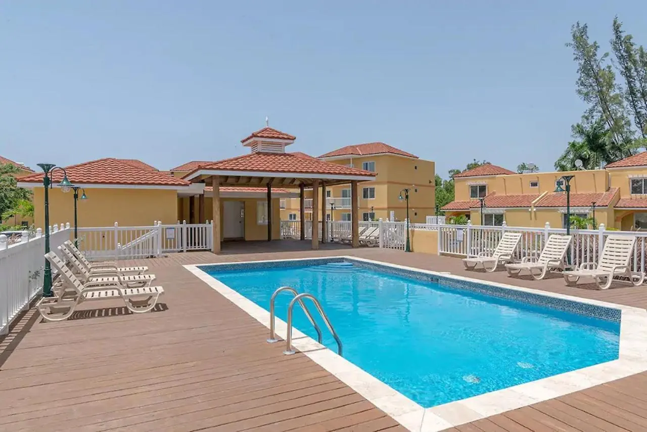 New 3-Bed On Hip Strip, Beach Access, Sleeps 8 Montego Bay 0*,  Jamaica