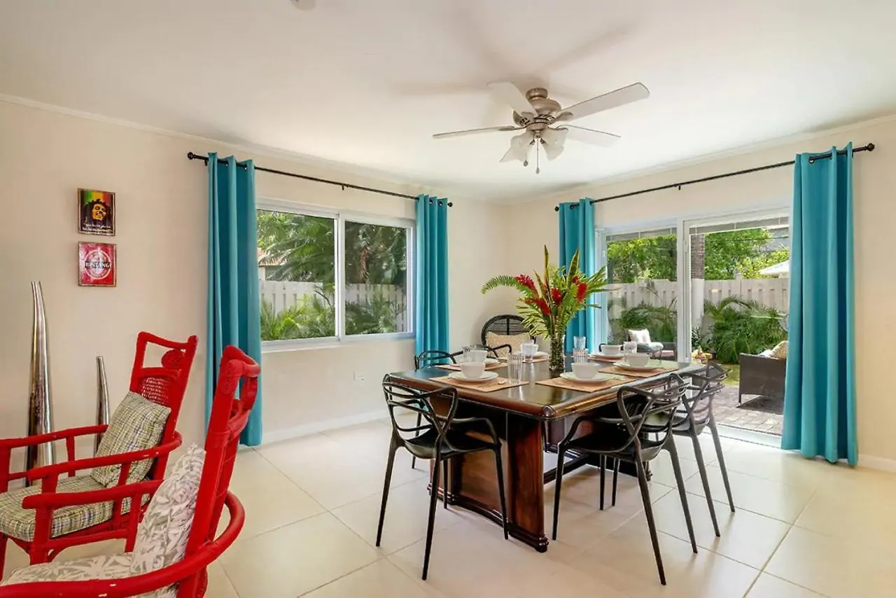 New 3-Bed On Hip Strip, Beach Access, Sleeps 8 Montego Bay Holiday home